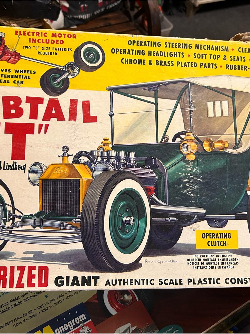 Green & Cream Vintage Roadster Decorative Model Car